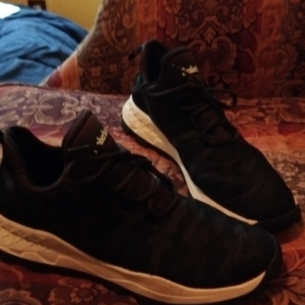 Shoes - Picture 3 of 4